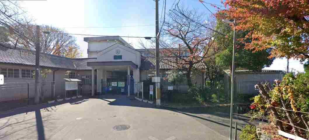 小学校　寝屋川市立小学校第五小学校（小学校）まで1222m