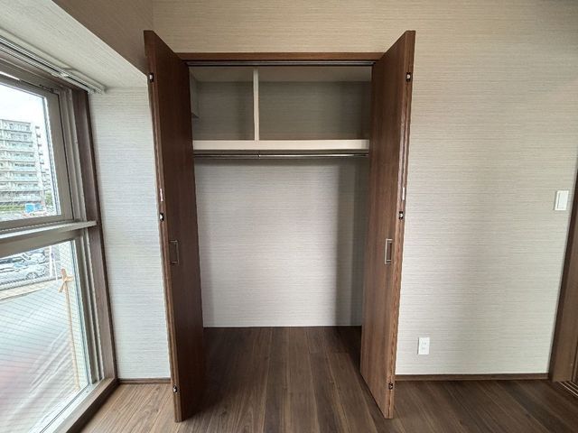 収納　洋室約５．２帖