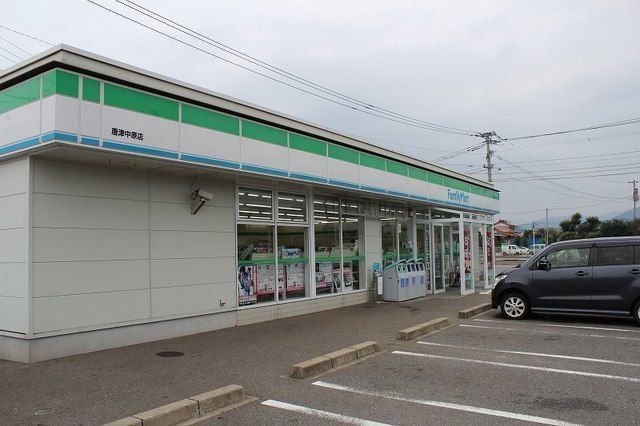 コンビニ　ファミリーマート（コンビニ）まで1800m