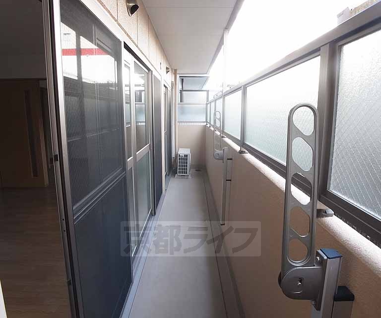 バルコニー　広々バルコニー