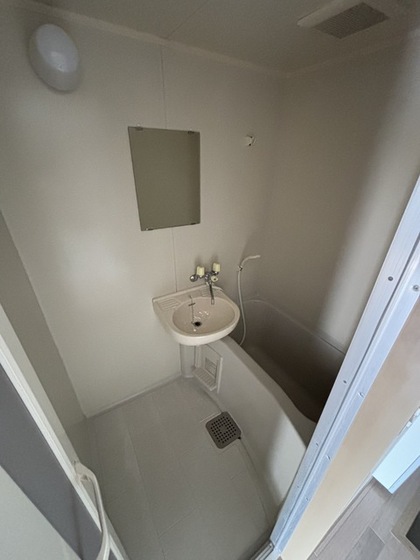バス・シャワールーム　※別部屋の写真です