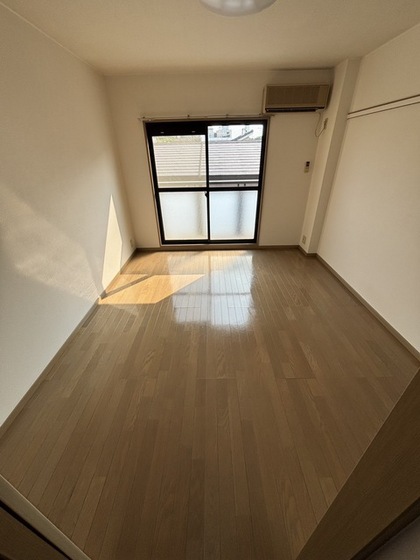 居室・リビング　※別部屋の写真です