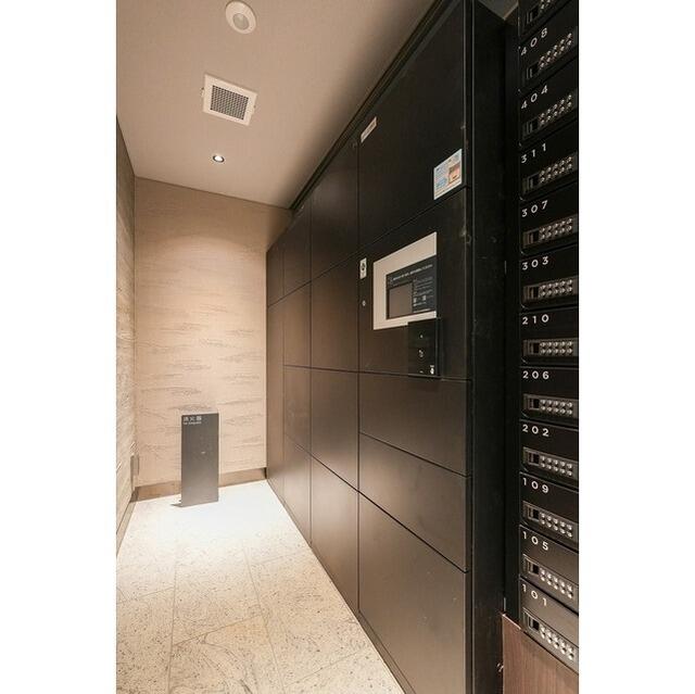 玄関　宅配ボックス