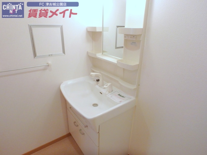 洗面設備　同タイプの部屋写真です
