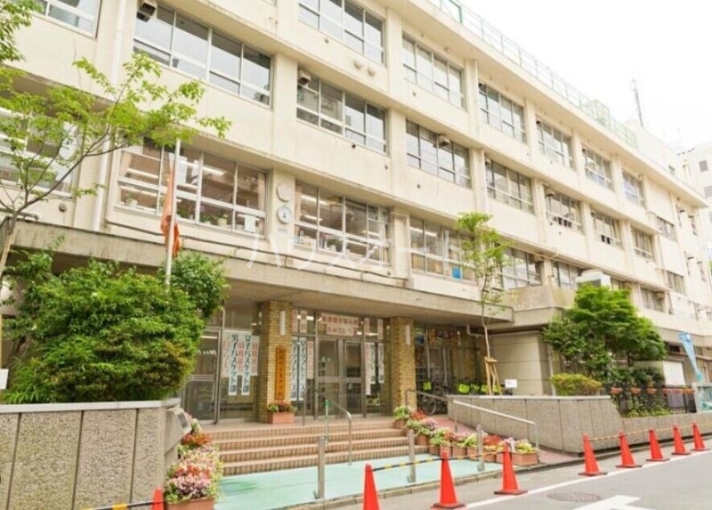 中学校　台東区立御徒町台東中学校（中学校）まで699m