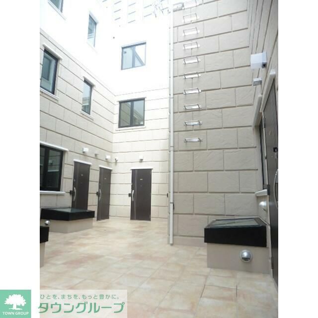 玄関　お部屋探しは株式会社　タウンハウジング　までお気軽にお問合…