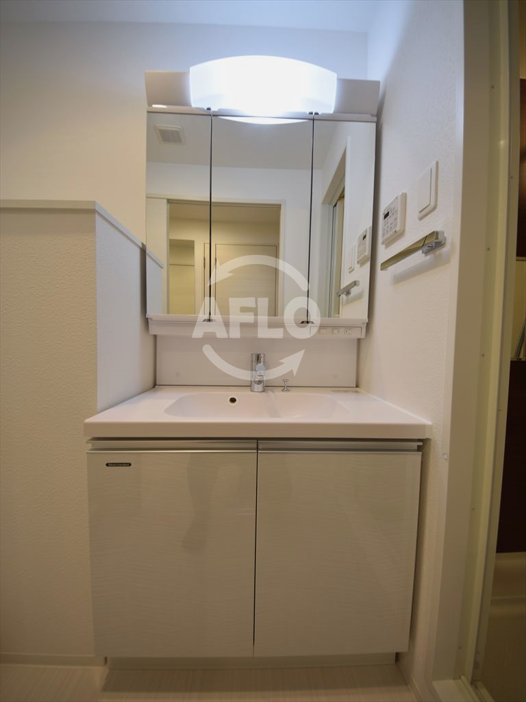 洗面設備　レオンコンフォート本町東II　独立洗面化粧台