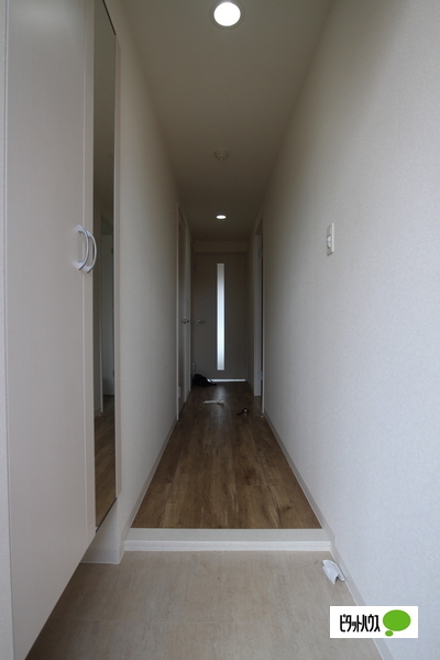 玄関　同物件別部屋