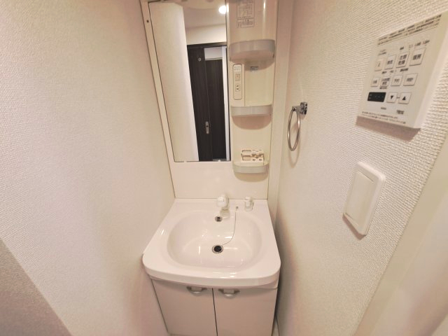 洗面設備　使いやすい洗面所です