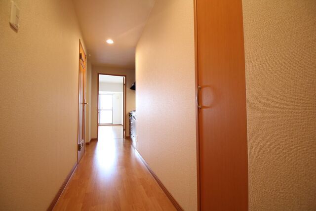 玄関　※別室の参考写真の為、現況優先です。