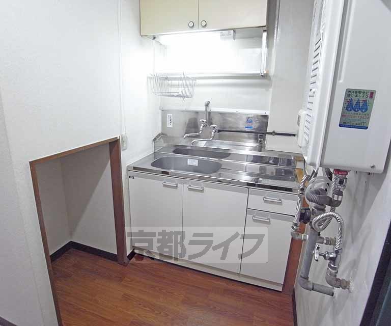 キッチン　コンパクトで機能的なキッチン