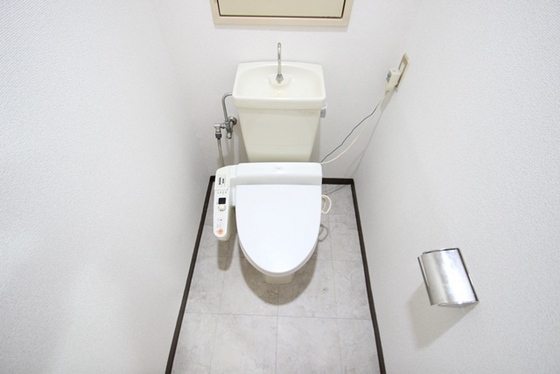 トイレ　※別号室の写真です。