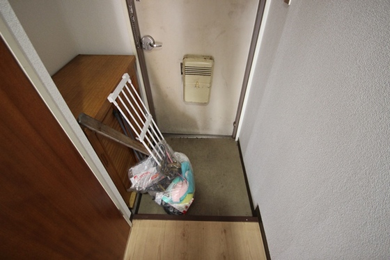 玄関　※別号室の写真です。