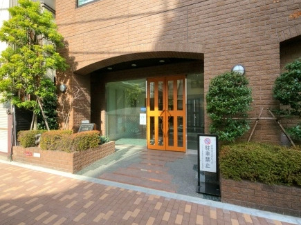 エントランス　ゆとりのあるエントランスです