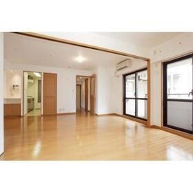 居室・リビング　別タイプ部屋　参考写真です