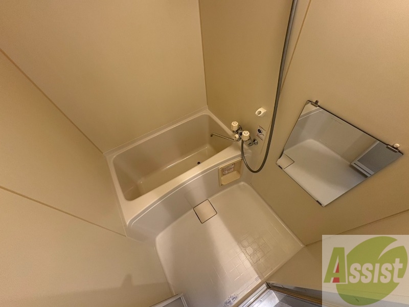 バス・シャワールーム　お風呂になります。一日の疲れを癒してくださいね。