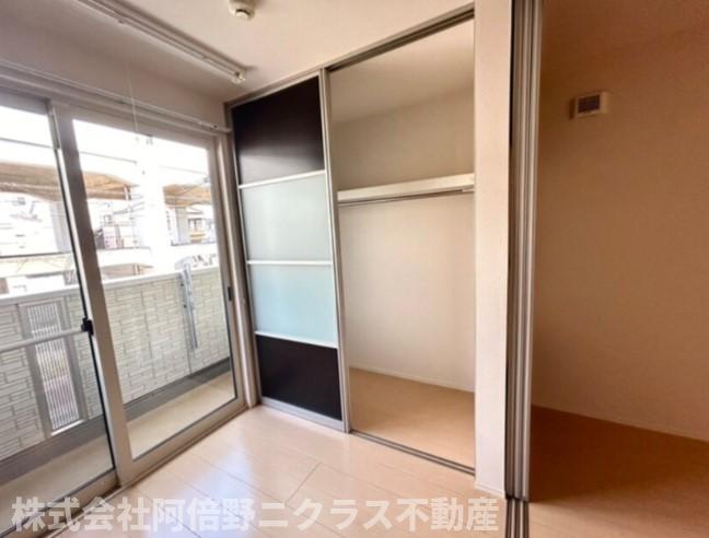 収納　内装は別部屋の参考写真です。