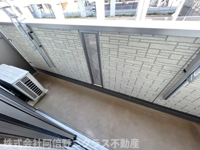 バルコニー　内装は別部屋の参考写真です。