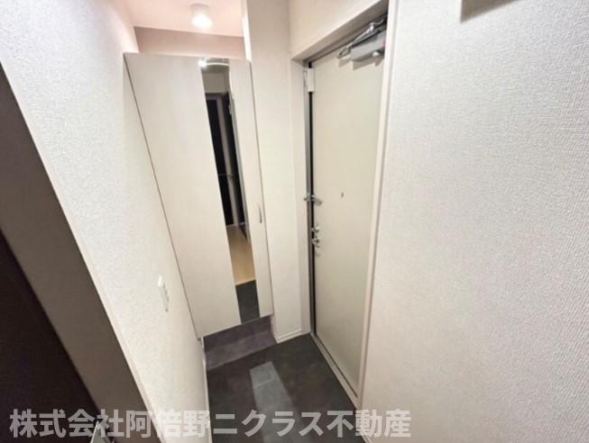 玄関　内装は別部屋の参考写真です。
