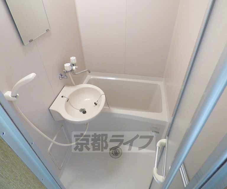 バス・シャワールーム　清潔感があります