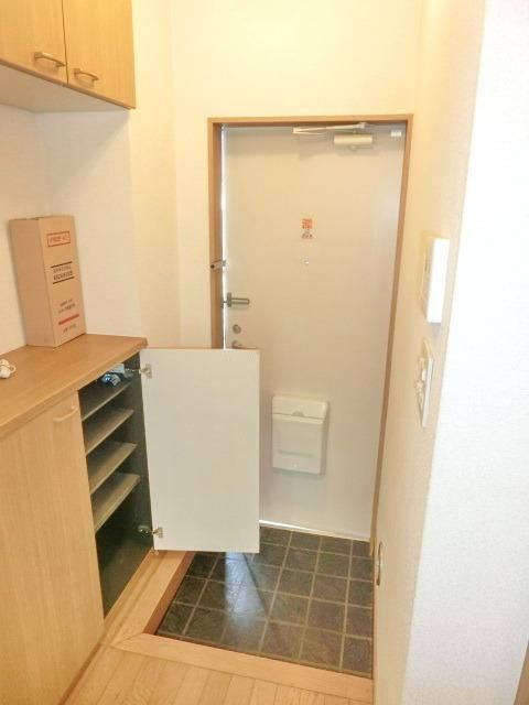 玄関　下駄箱付き玄関