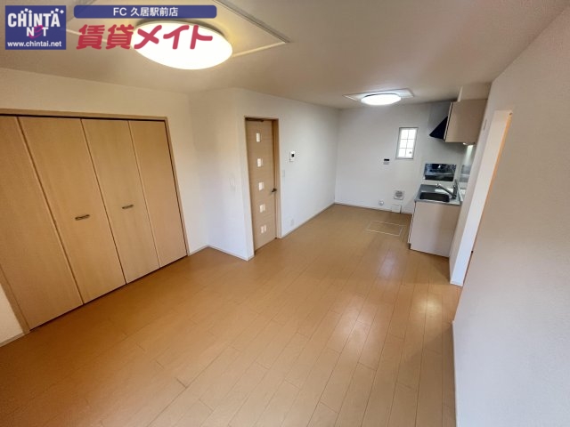 居室・リビング　同型反転タイプ画像