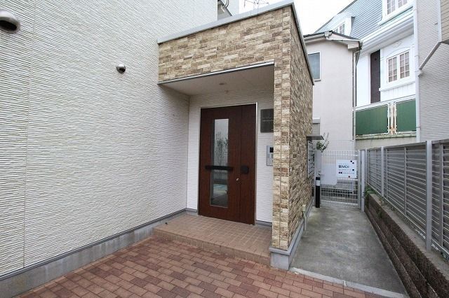 エントランス　★安心のオーロック付きエントランス★