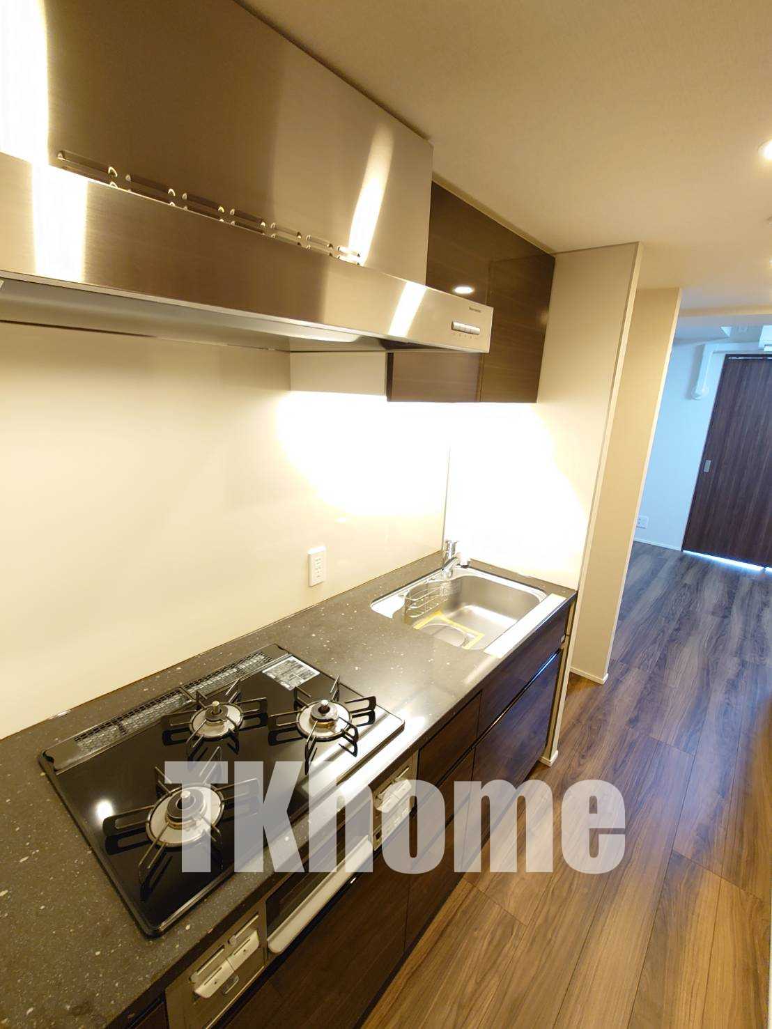 キッチン　３ツ口ガスシステムキッチン（同マンション別室・参考写真）