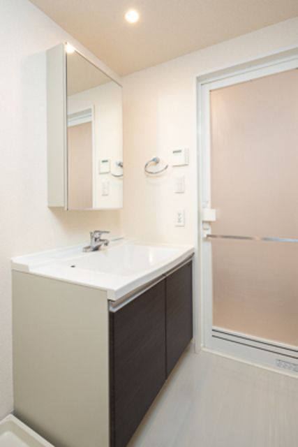 洗面設備　※写真は同タイプ住戸です。