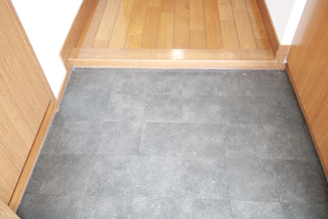 玄関　※別室の参考写真の為、現況優先です。