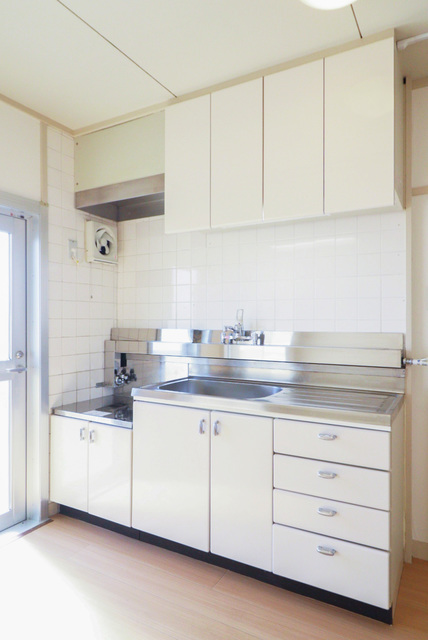 キッチン　コンパクトで使い勝手の良いキッチン