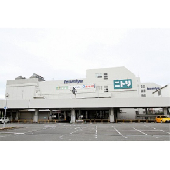 ショッピングセンター　イズミヤ六地蔵店（ショッピングセンター）まで2300m