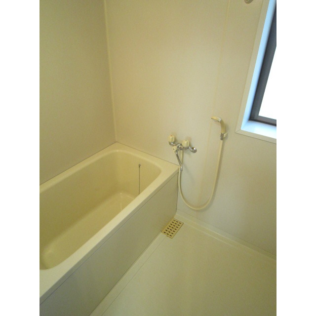 バス・シャワールーム　嬉しい窓付き