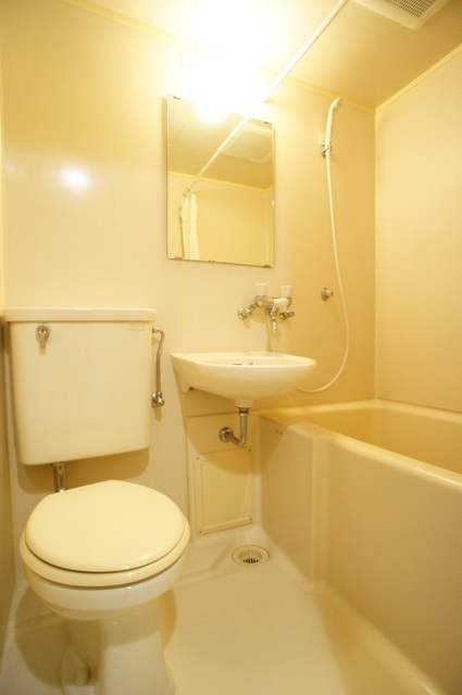 バス・シャワールーム　丸洗い可能！お掃除ラクラクの洗面台付き３点ユニットです☆