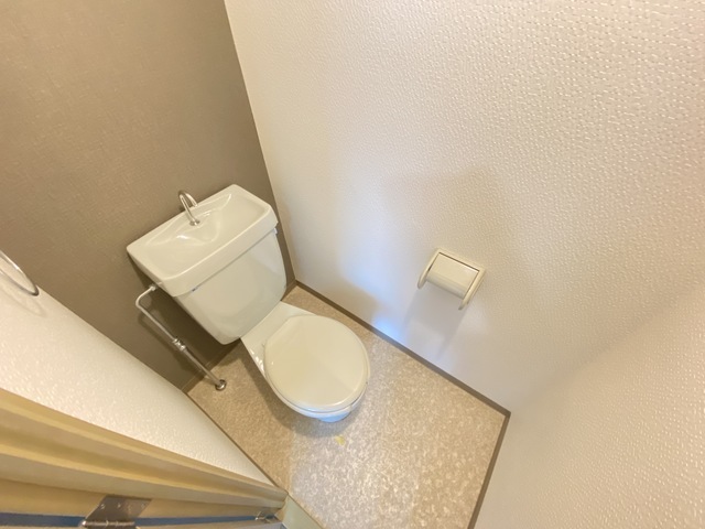 トイレ　別号室の写真です