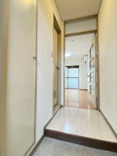 玄関　※同物件別号室（イメージ）