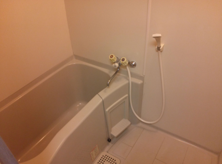 バス・シャワールーム　ゆったり過ごせるお風呂です