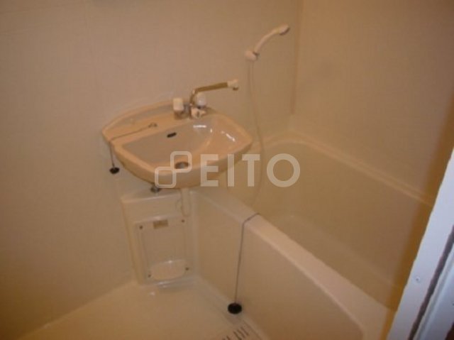 バス・シャワールーム　同マンション別タイプ