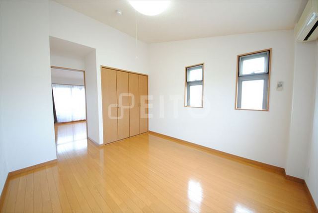 居室・リビング　同マンション別タイプ