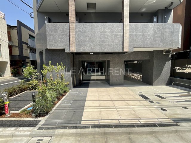 エントランス　上野や浅草の観光地が徒歩圏・都心へのアクセスも便利