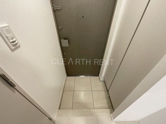 玄関　同タイプ別住戸写真となります。現況と異なる場合がございます。