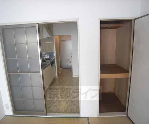 収納　奥行きもたっぷりとございます