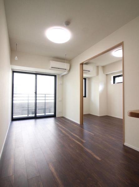 居室・リビング　☆明るい居間☆