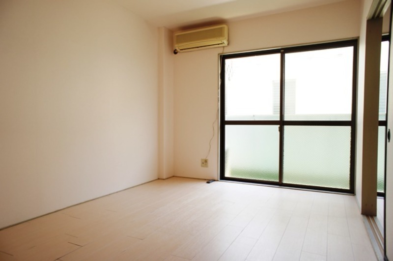 居室・リビング　図面と現状に相違がある場合には現状を優先