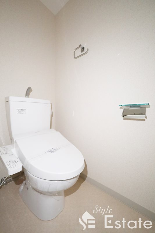 トイレ　便座温水洗浄機能付き