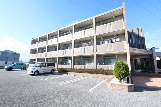 建物外観　☆オートロック＆宅配ボックス完備☆