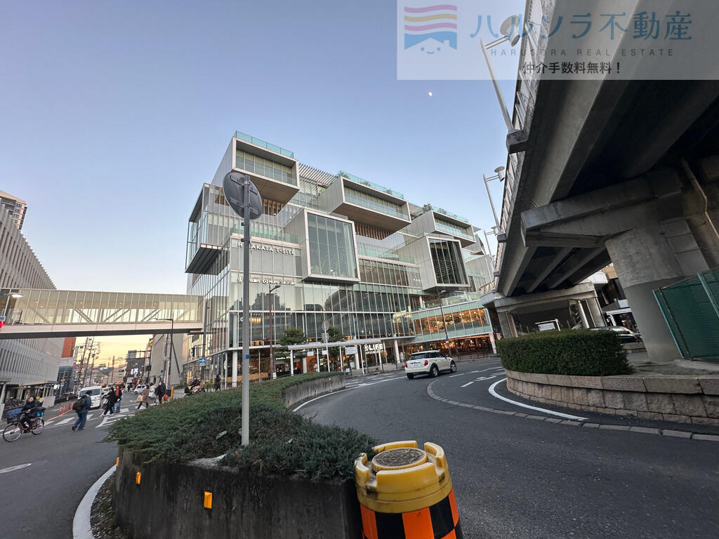 ショッピングセンター　ジーユー枚方T－SITE店（ショッピングセンター）まで244m