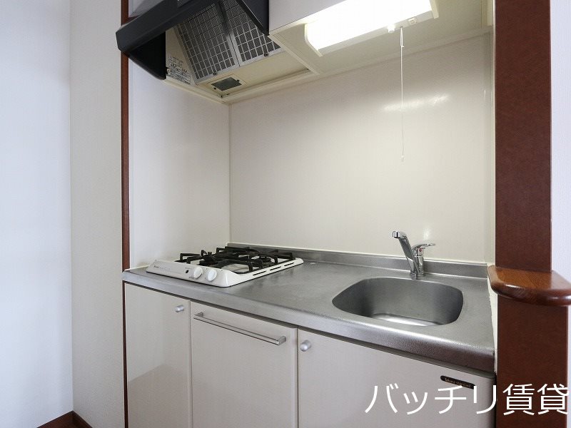 キッチン　写真は同タイプの別室参考写真になります。