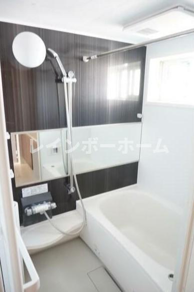 バス・シャワールーム　落ち着いた空間のお風呂です