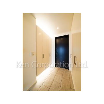 玄関　同タイプ47階のお部屋を撮影。仕様が異なることがあります。